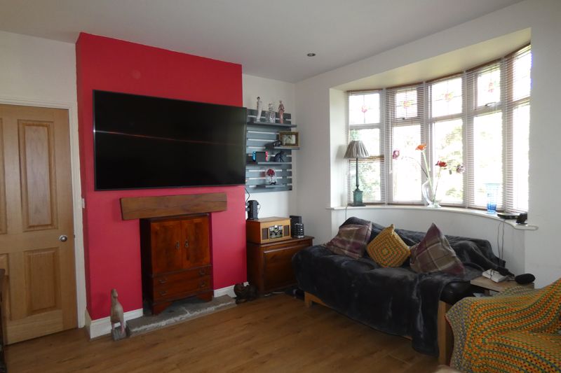 Lounge- click for photo gallery